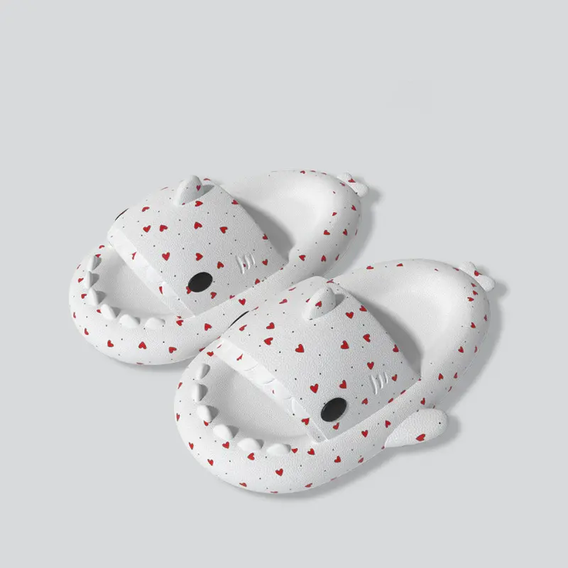 KOMFY SHARK slippers with hearts | Komfy